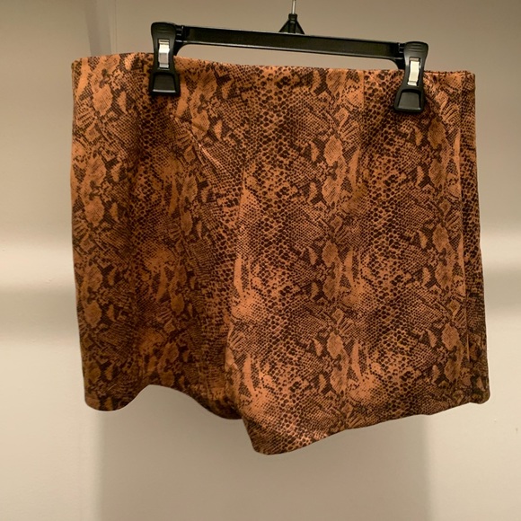 Snake pattern skort - Picture 2 of 2